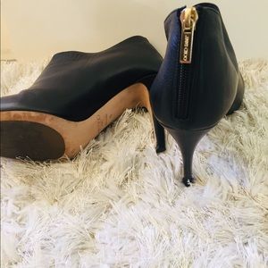 Flash Sale $179 ❤️Jimmy Choo Kidskin booties